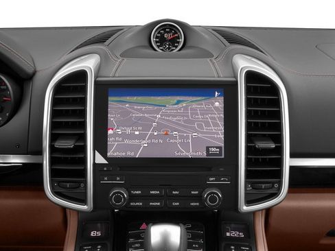 Used 2018 Porsche Cayenne AWD/4WD image 16