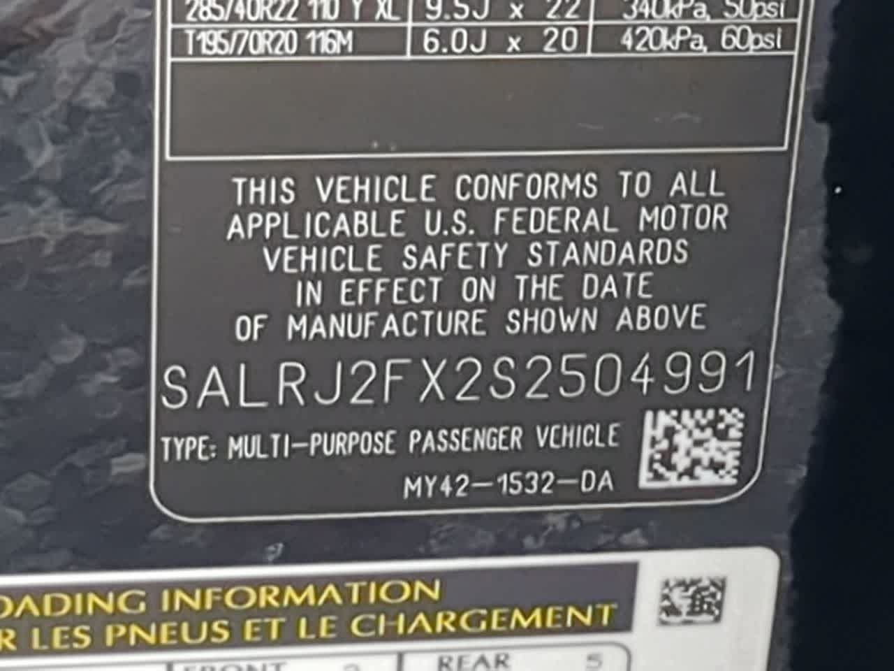 Certified 2025 Land Rover Discovery S AWD/4WD image 38