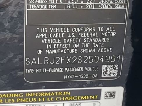Used 2025 Land Rover Discovery S AWD/4WD image 38