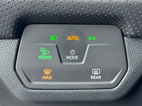 Used 2024 Volkswagen Atlas Cross Sport SE w/ Panoramic Sunroof Package AWD/4WD image 18