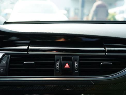 Used 2016 Audi RS 7 Performance w/ Driver Assistance Package image 37