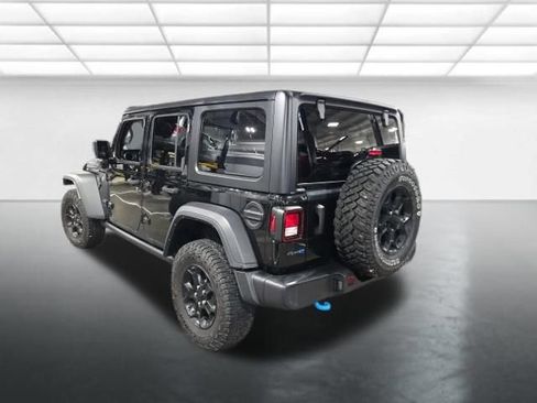 Used 2023 Jeep Wrangler Unlimited w/ Cold Weather Group AWD/4WD image 7