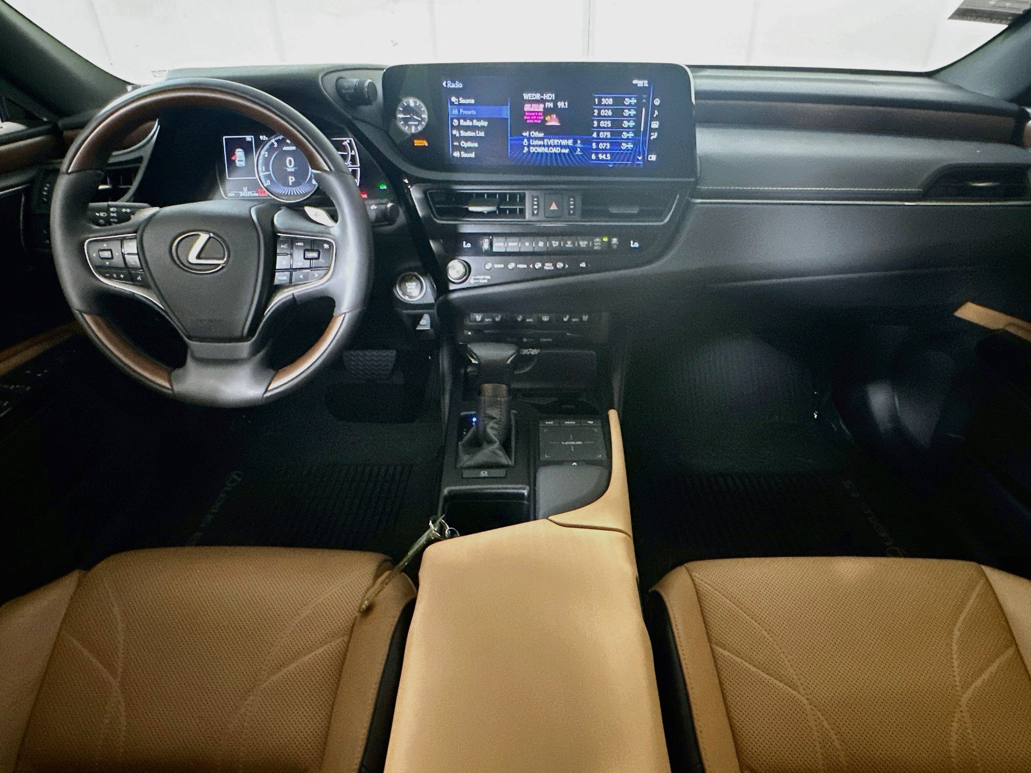 Used 2022 Lexus ES 350 Ultra Luxury w/ Accessory Package 2 FWD image 27