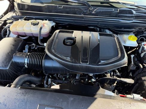 Used 2025 RAM 1500 Laramie image 16