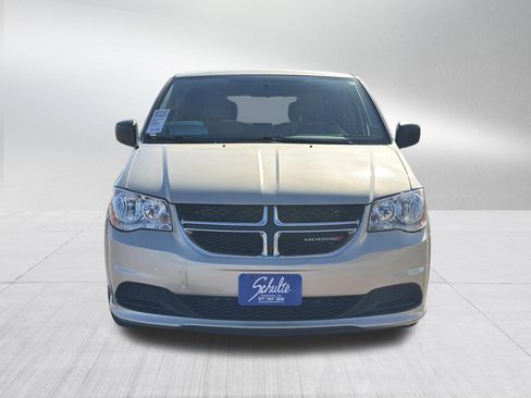 Used 2016 Dodge Grand Caravan SE w/ Quick Order Package 29E SE FWD image 2