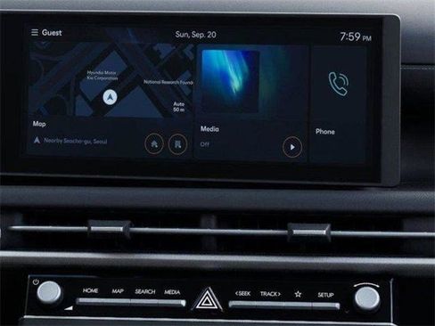 Certified 2025 Hyundai Tucson SE image 16