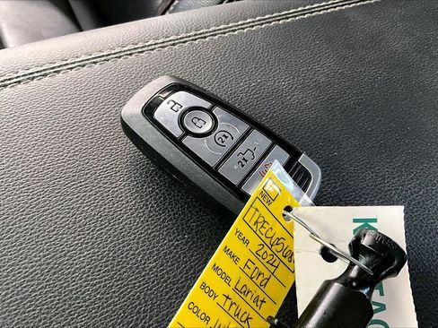 Used 2024 Ford F350 Lariat w/ Chrome Package image 19