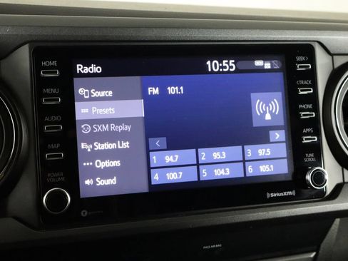 Used 2020 Toyota Tacoma TRD Sport AWD/4WD image 29