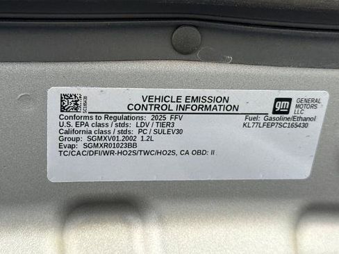 Used 2025 Chevrolet Trax LS FWD image 37