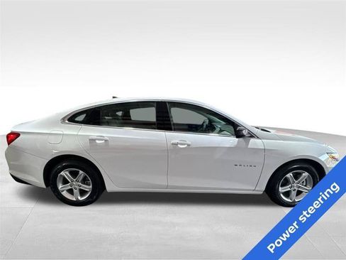 Used 2022 Chevrolet Malibu LS FWD image 4