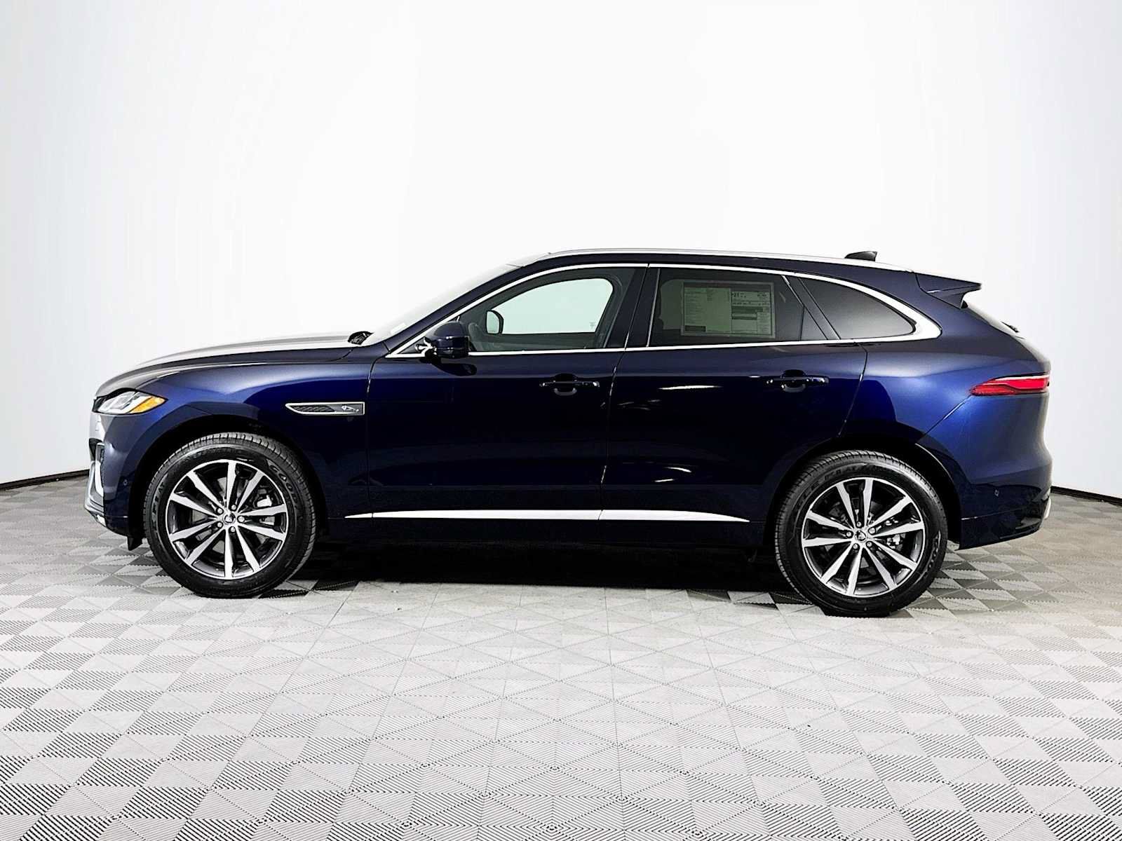 New 2025 Jaguar F-PACE R-Dynamic S AWD/4WD image 8