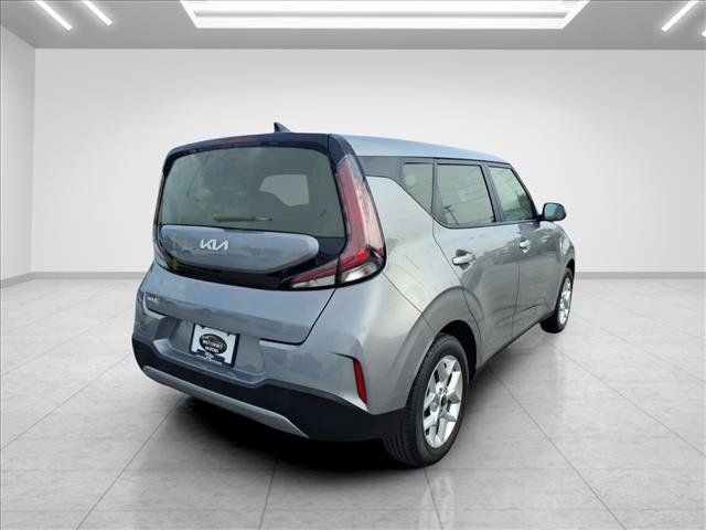 Used 2024 Kia Soul LX w/ Option Group 015 FWD image 19