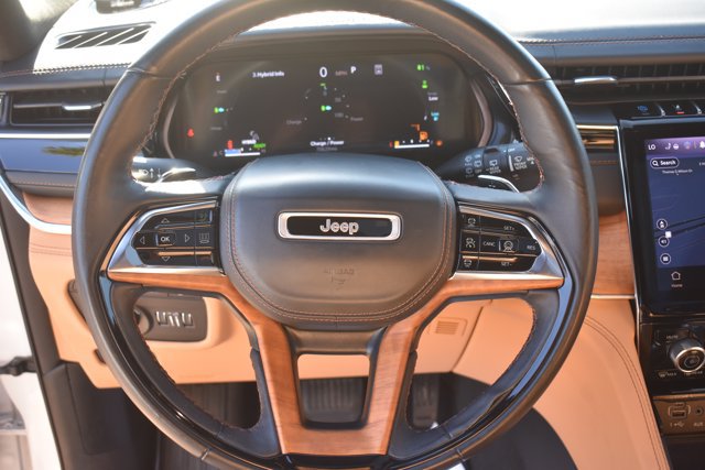 Used 2023 Jeep Grand Cherokee Summit AWD/4WD image 21