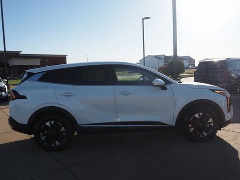 New 2026 Kia Sportage LX image 4