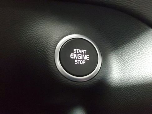 Certified 2023 Volvo XC40 B5 Plus w/ Protection Package Premier image 35