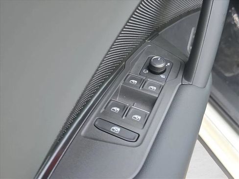 New 2026 Volkswagen Tiguan SEL R-Line image 11