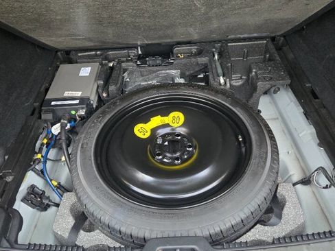 Used 2023 Volvo XC60 B5 Core image 17