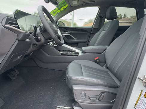Used 2025 Audi Q5 Premium w/ Convenience Package AWD/4WD image 9