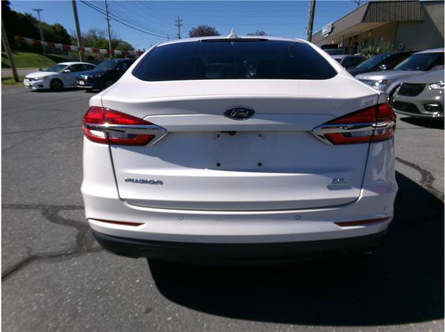 Used 2019 Ford Fusion SE FWD image 14