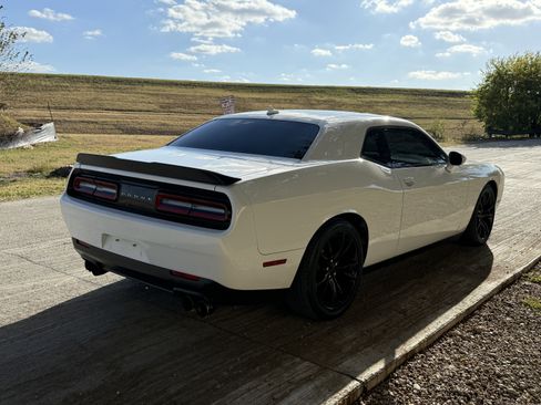 Used 2016 Dodge Challenger R/T Plus image 9