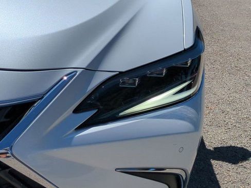 Certified 2022 Lexus ES 350 Ultra Luxury w/ Accessory Package 2 FWD image 10