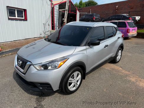 Used 2018 Nissan Kicks S FWD image 29