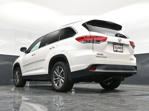 Used 2019 Toyota Highlander XLE AWD/4WD image 59