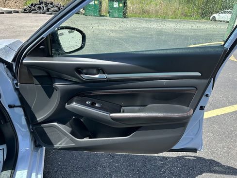 Used 2023 Nissan Altima 2.5 SR FWD image 27