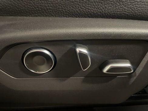 Used 2025 GMC Yukon Denali image 68