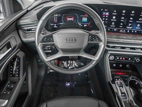 Certified 2025 Audi Q5 Premium w/ Convenience Package AWD/4WD image 15