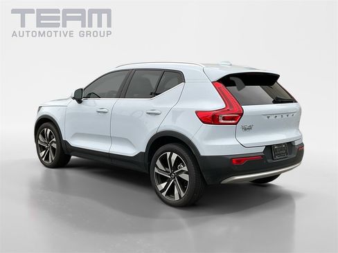 Used 2024 Volvo XC40 B5 Plus w/ Protection Package Premier image 5