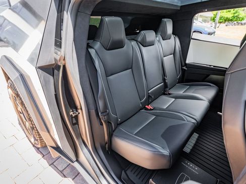Used 2024 Tesla Cybertruck AWD Crew Cab image 35