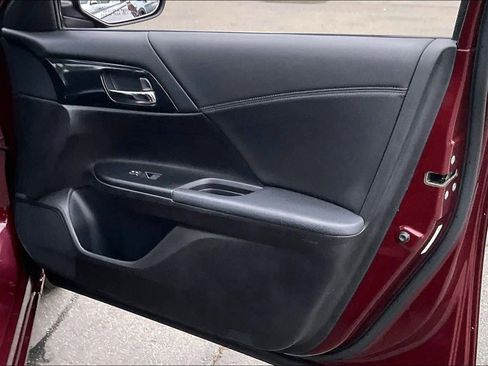 Used 2013 Honda Accord Sport image 25