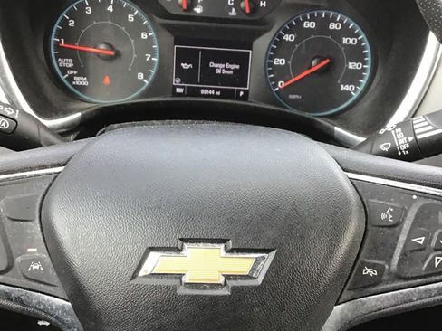 Used 2020 Chevrolet Equinox LS image 10