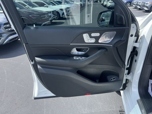 Certified 2025 Mercedes-Benz GLS 450 4MATIC image 14