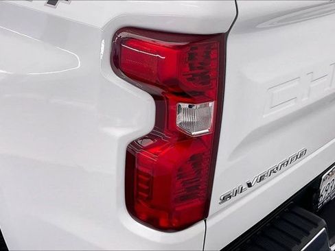 Used 2025 Chevrolet Silverado 1500 LT AWD/4WD image 29