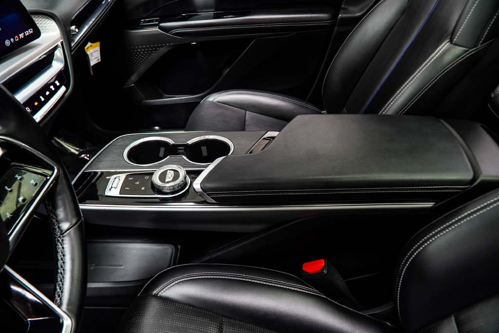 Used 2024 Cadillac Lyriq Luxury RWD image 22