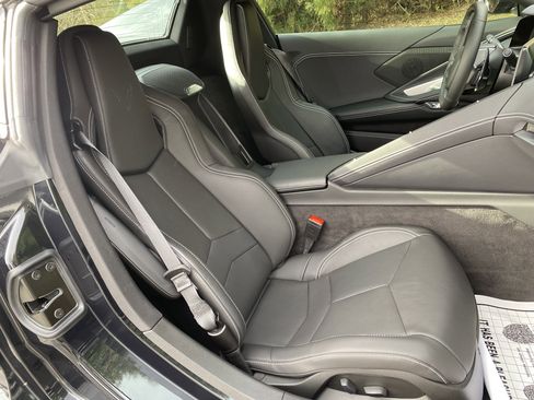 Used 2024 Chevrolet Corvette Stingray Convertible w/ Z51 Performance Package image 36