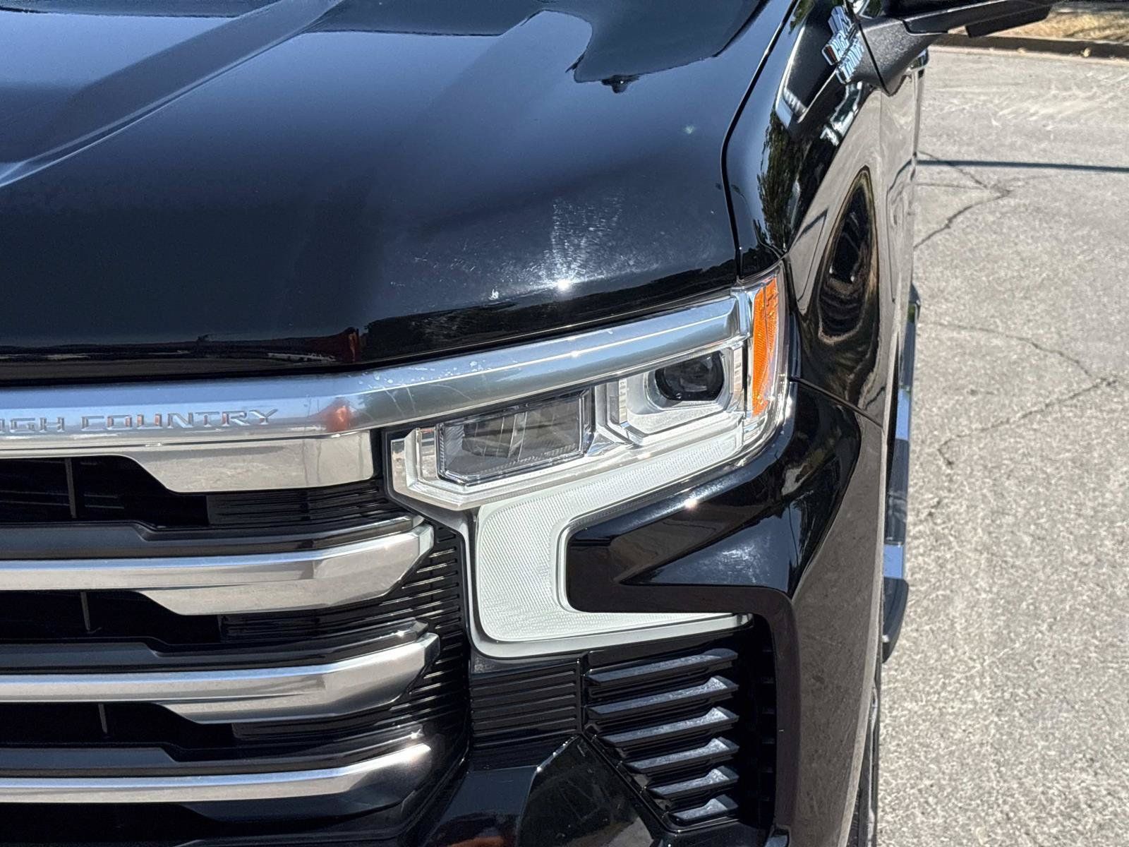 Used 2023 Chevrolet Silverado 1500 High Country w/ High Country Premium Package AWD/4WD image 11