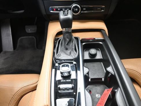 Used 2017 Volvo S90 T6 Inscription w/ Vision Package AWD/4WD image 13