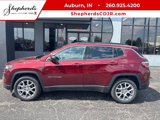 Used 2022 Jeep Compass Latitude AWD/4WD image 1