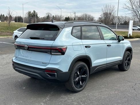 New 2026 Volkswagen Taos SE AWD/4WD image 6