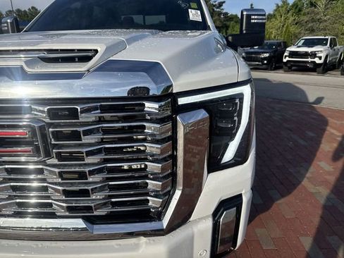 Used 2024 GMC Sierra 3500 Denali w/ Denali Reserve Package AWD/4WD image 23