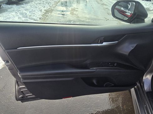 Used 2024 Toyota Camry SE image 16