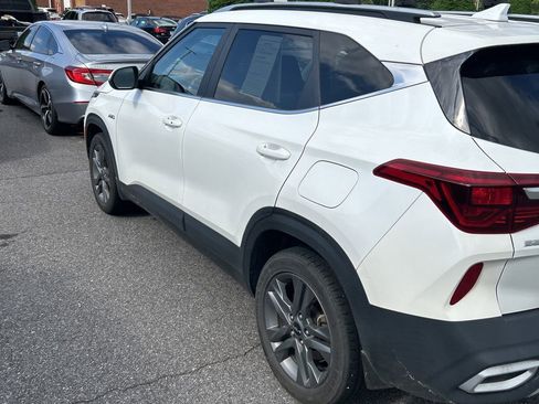 Certified 2023 Kia Seltos S w/ Navigation Package AWD/4WD image 8