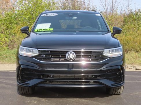 Used 2024 Volkswagen Tiguan SE R-Line image 17