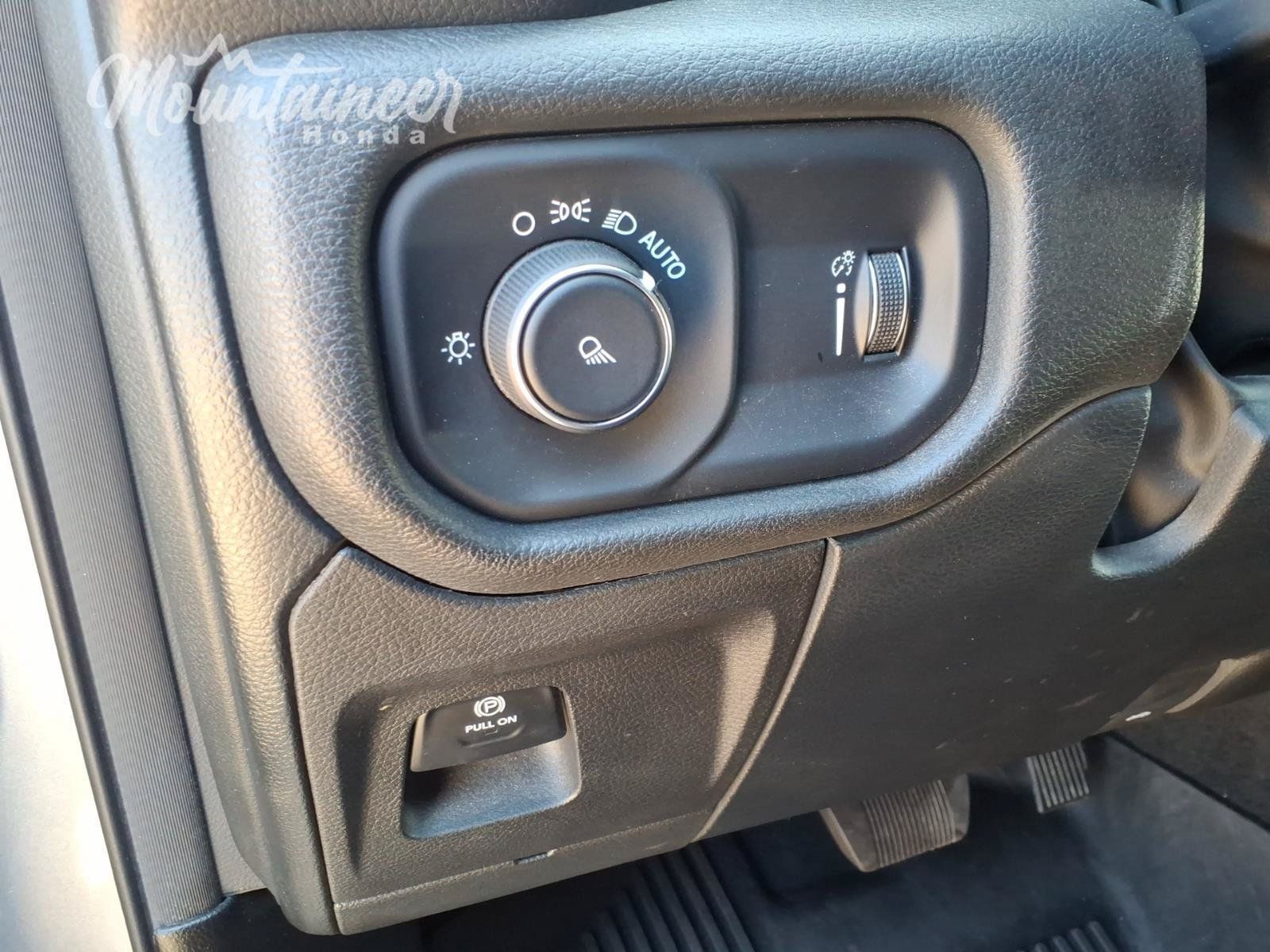 Used 2023 RAM 1500 Big Horn AWD/4WD image 33