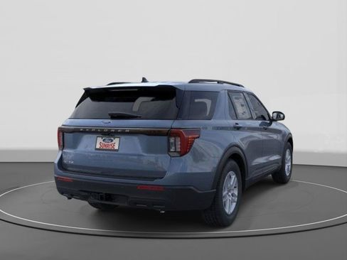New 2026 Ford Explorer Active RWD image 8