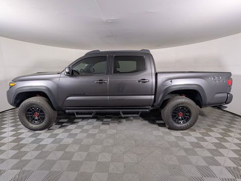 Used 2022 Toyota Tacoma TRD Pro image 2