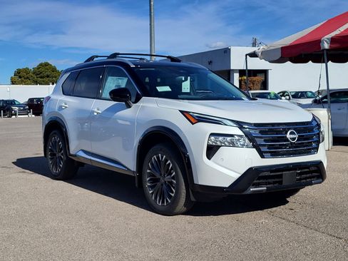 New 2026 Nissan Rogue Platinum image 3